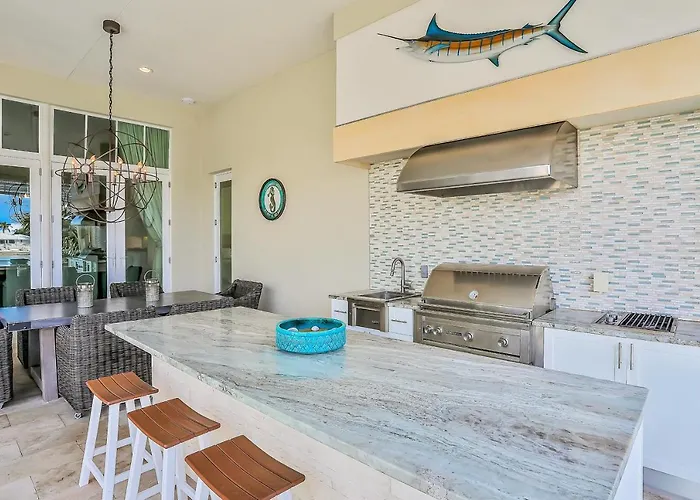 Island Estate Waterfront *