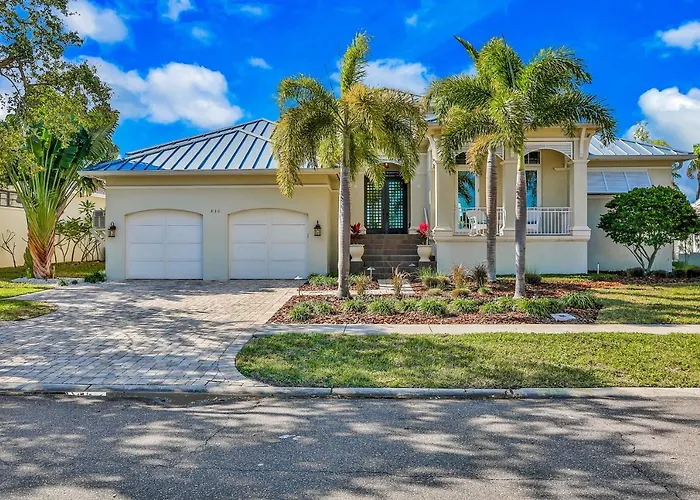 Island Estate Waterfront Holiday home *